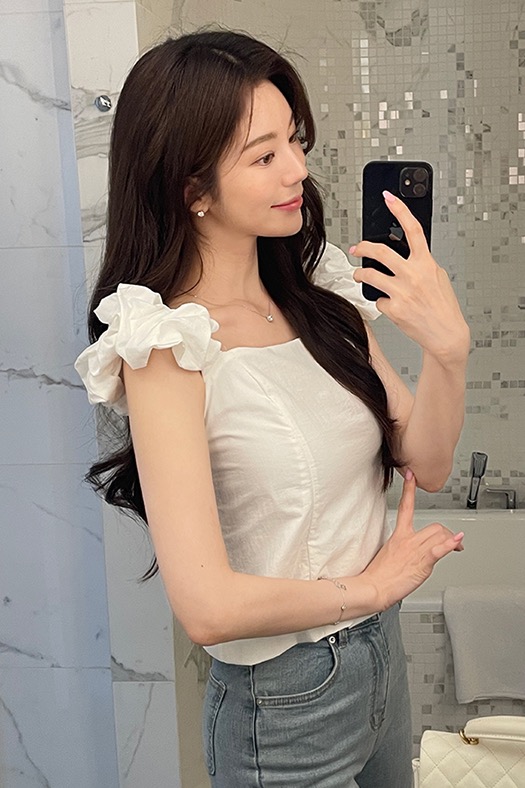 Shua Sleeveless Blouse (Same-day delivery for black)